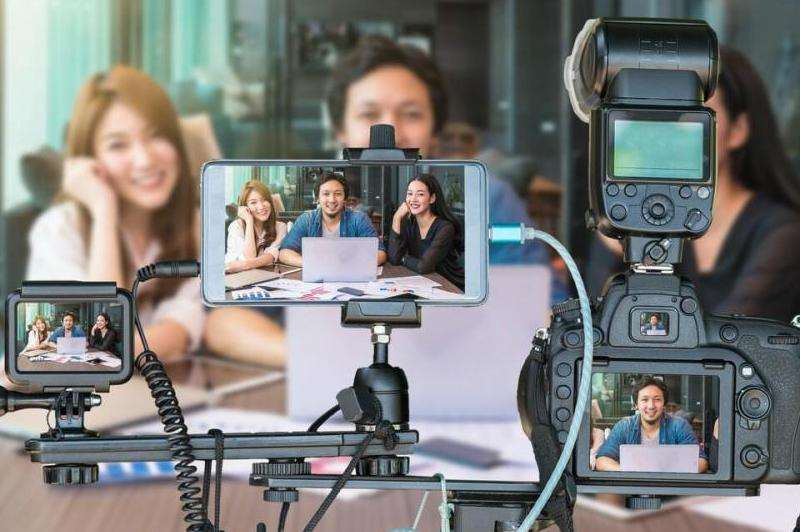 在Facebook的直播中如何进行评论